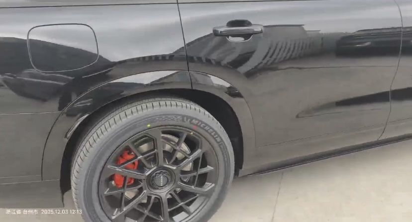 Zeekr X9 Ultra . Dable Black .