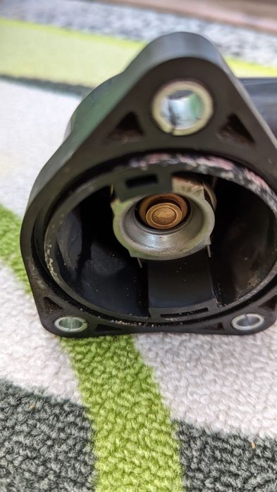 Кормилна рейка и термостат за Тойота Приус 2010