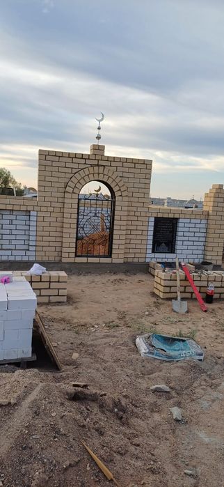 Бригада каменщиков . Черновой облицовка