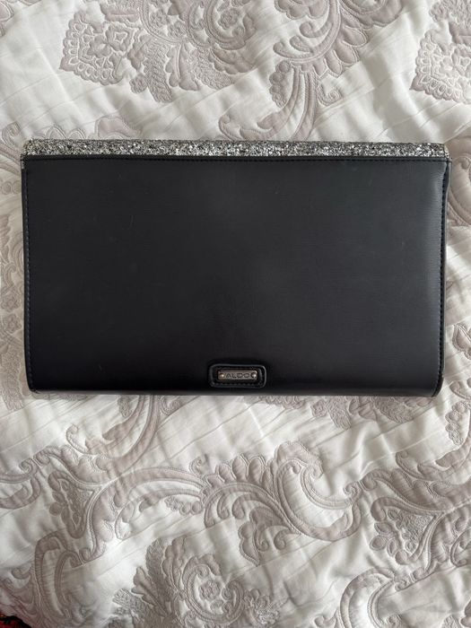 Продам клатч Aldo