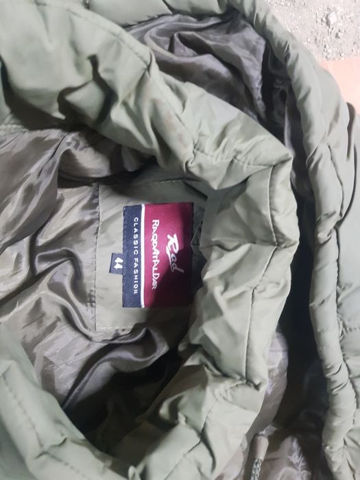 Продам куртку новую