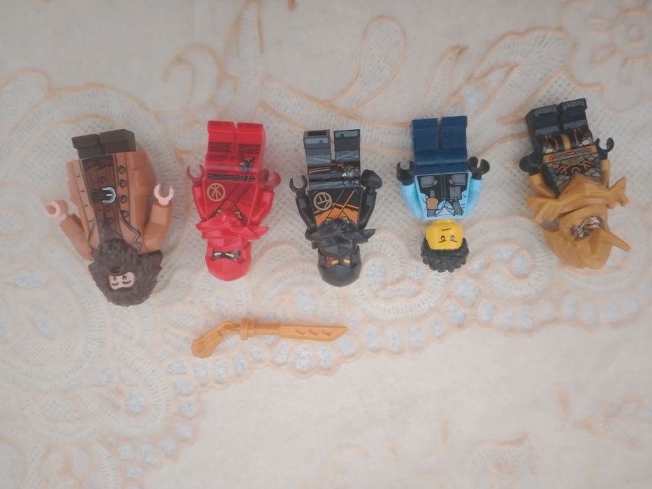 Продаю Лего человечки