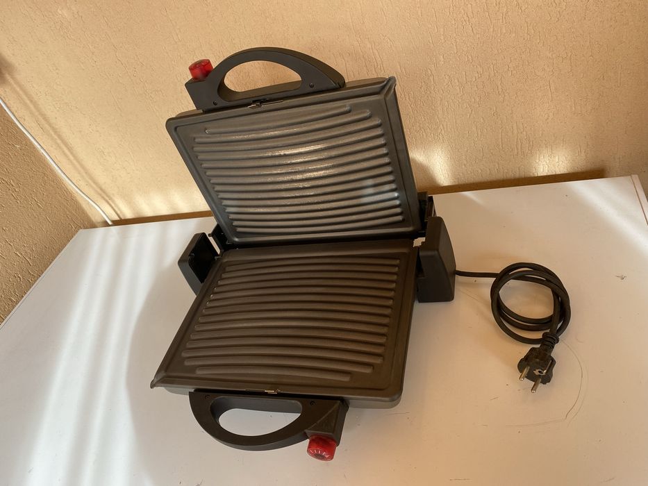 Aparat grill Kenwood 1800 watt