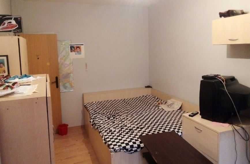 Дава се под наем Двустаен апартамент в Бургас, Възраждане - 75 кв.м за 102 € - Снимка #2