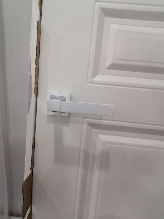 Двери, продаются