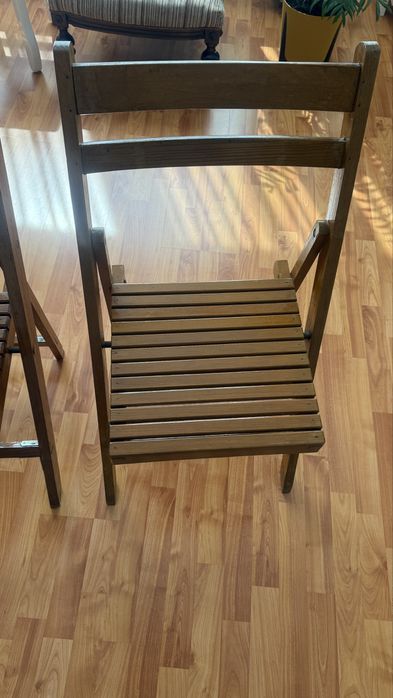 Сгъваеми столове с масичка