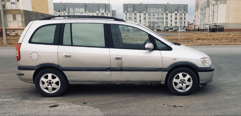 Продам машину Opel Zafira