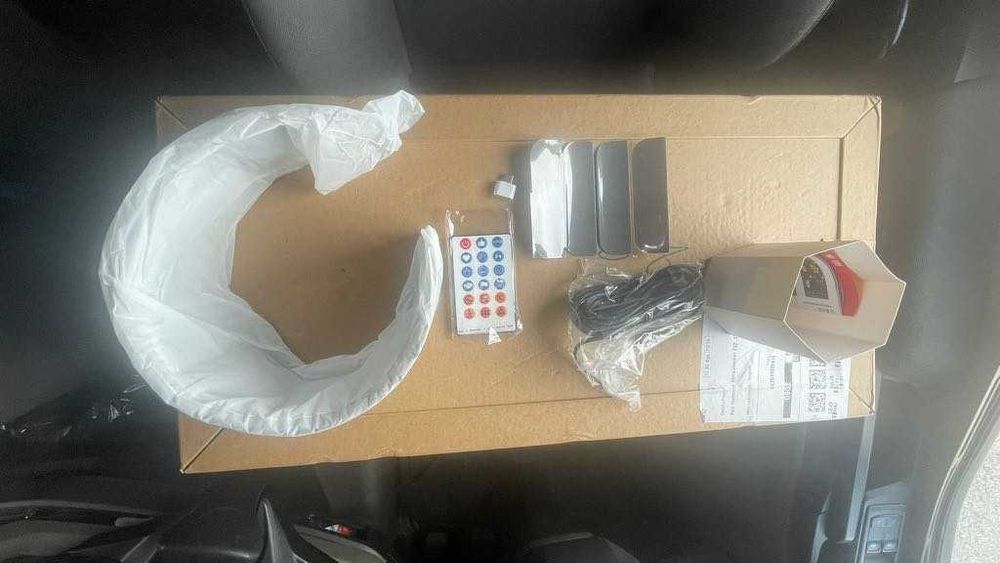 Мигащи очи табела