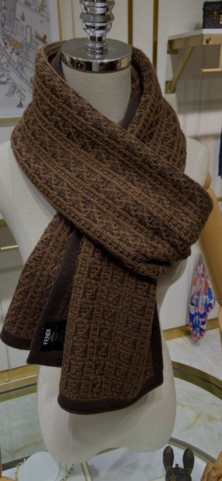 Fular bărbati Fendi, model 2026