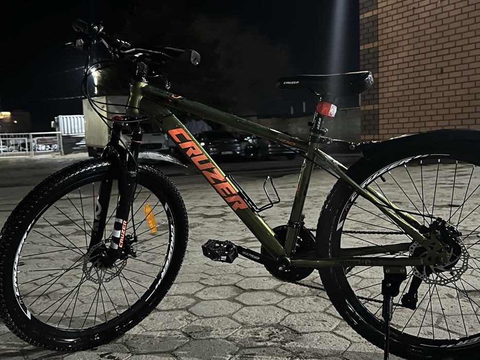 Продам скоросной велосипед cruzer 400
