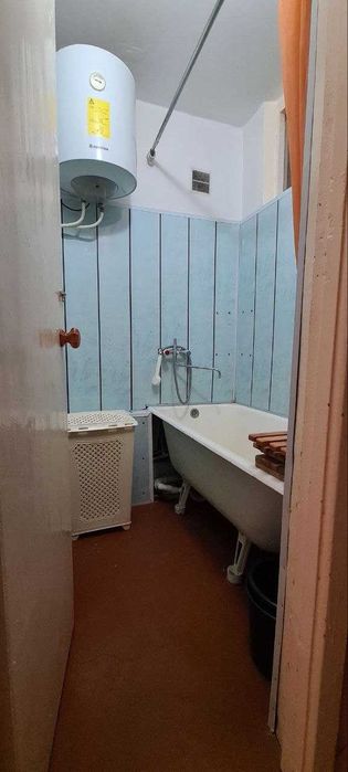 Продам 4 комнатную квартиру в хорошем районе