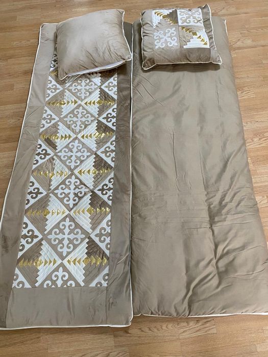 Набор корпе и подушки