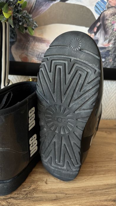 Дамски апрески UGG номер 40