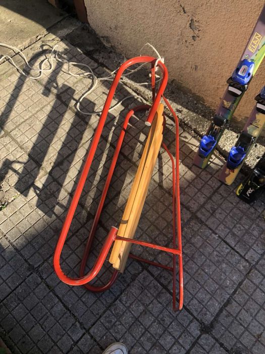 Шейна детска, като нова. Метал+ дърво