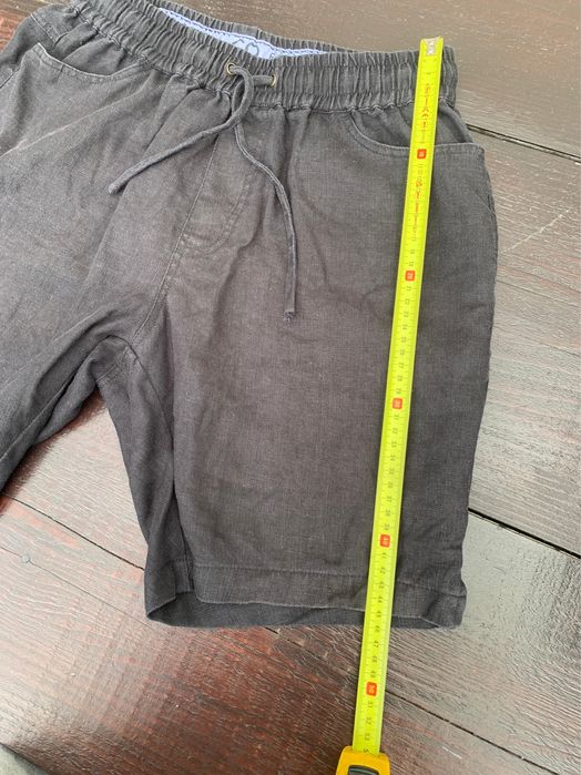 Pantaloni scurți din in L