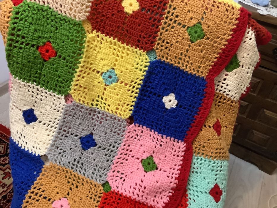 Pled lucrat de mana,foarte frumos