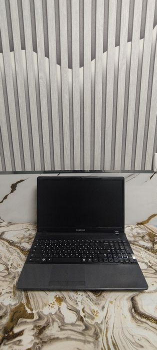 Ноутбук Самсунг Сотилади б/у