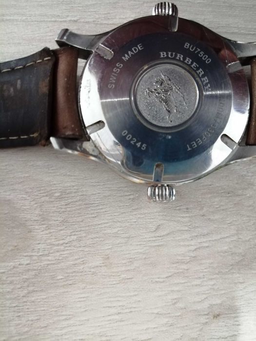 швейцарски мъжки часовник