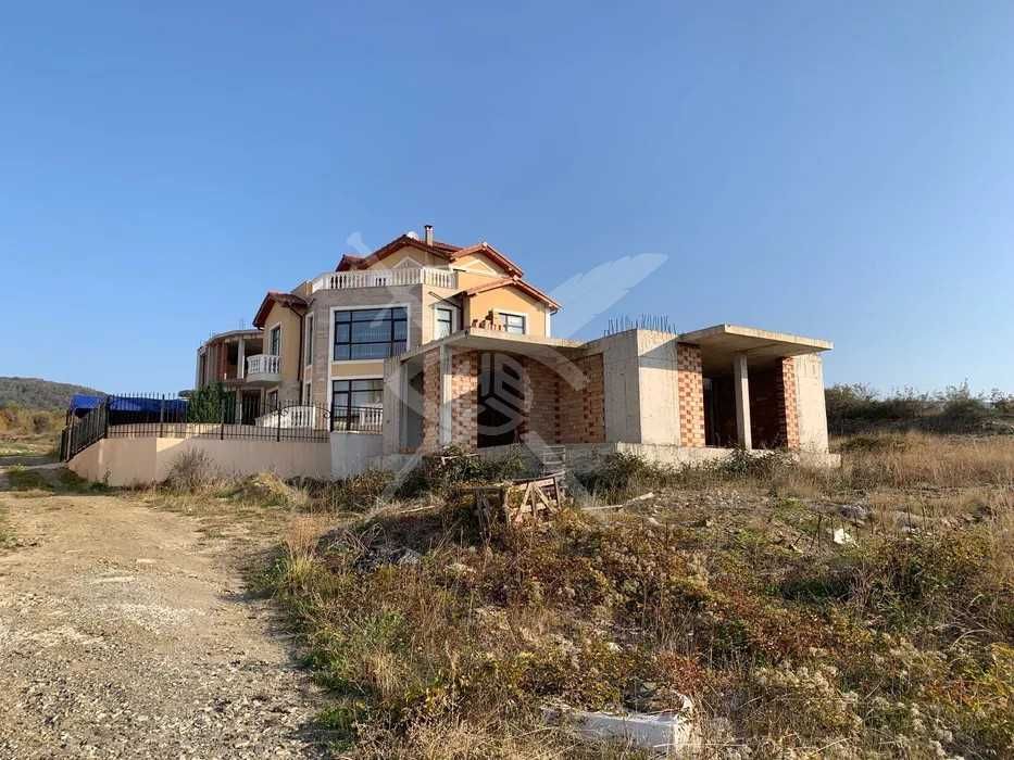 Продава се Къща в Свети Влас - 240 кв.м за 646 €/кв.м - Снимка #2