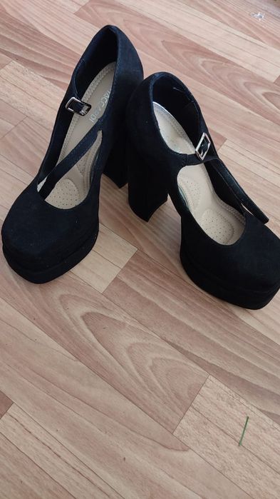 Продаю Шикарные туфли 37-38р