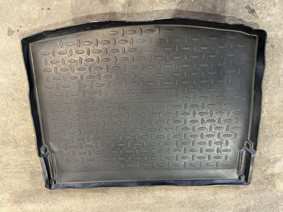 стелка за багажник TOYOTA