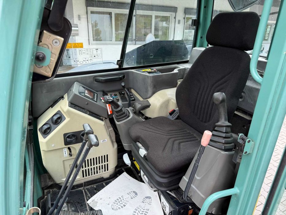 Excavator YANMAR VIO 8 T