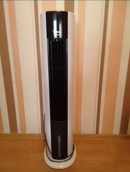 Продам охладитель воздуха  Midea