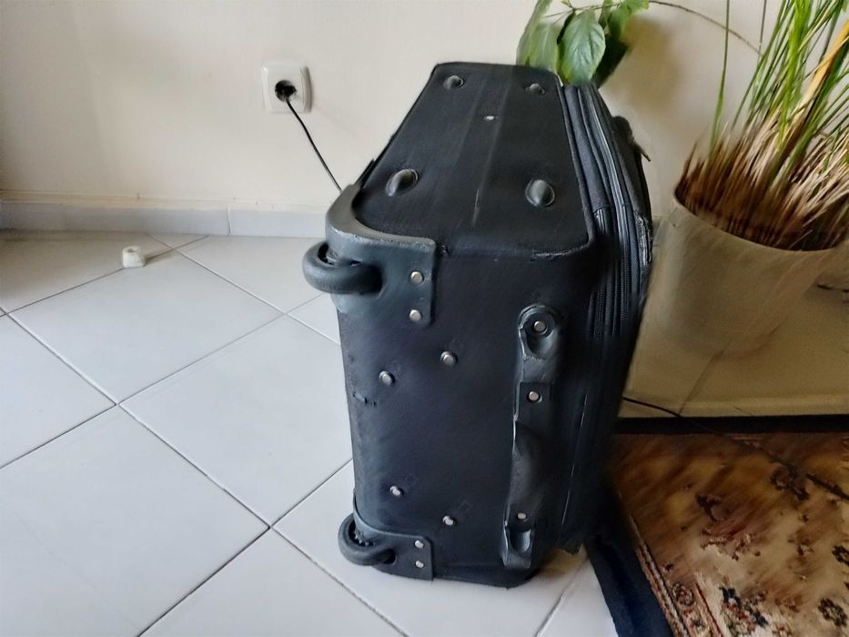 Куфар 2бр колелца "60/40/25см" GAND "к-т 15€"! + Сак олекотен "1кг" нов!