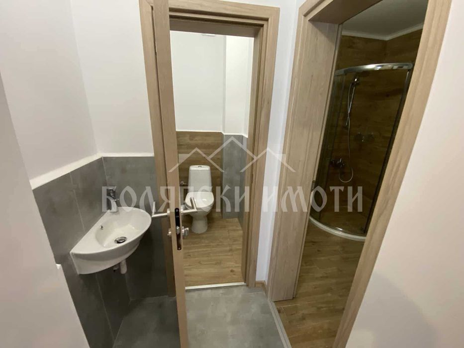 Новообзаведен четиристаен апартамент в Идеален Център