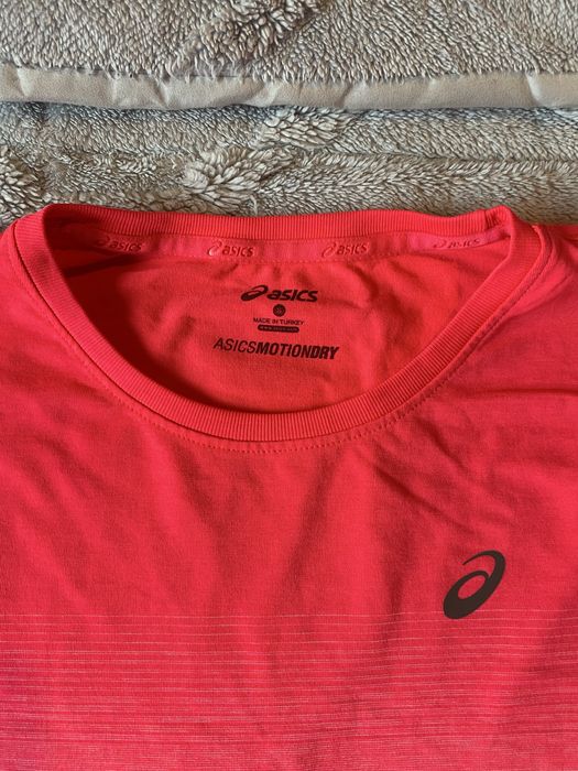 Asics/Асикс някои неща на известната марка, всичко по 15 евро