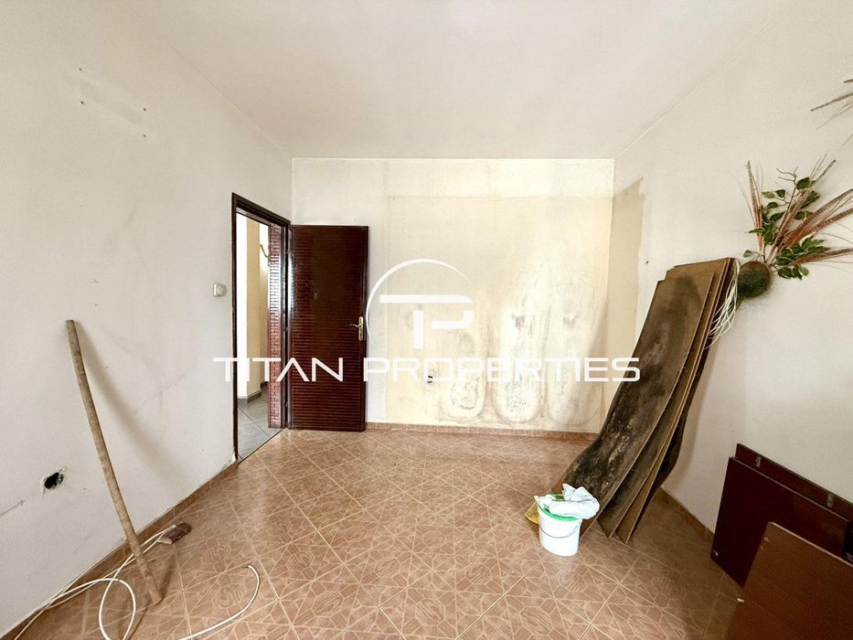 Тристаен апартамент за продажба в кв.Мараша