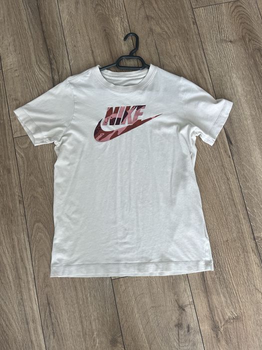 Тениски Nike й Jordan