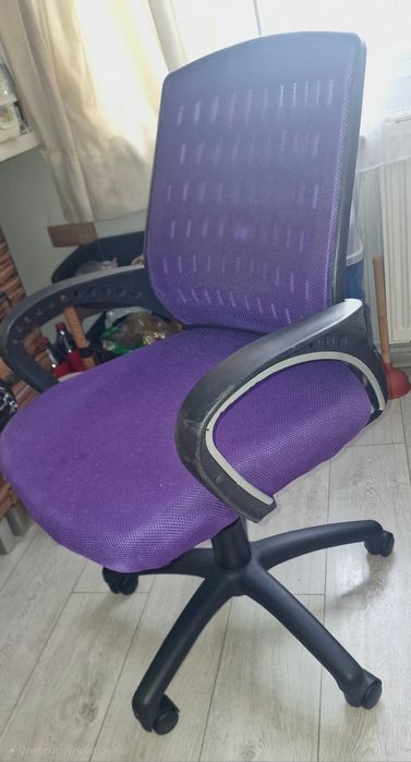 Vând scaun de birou