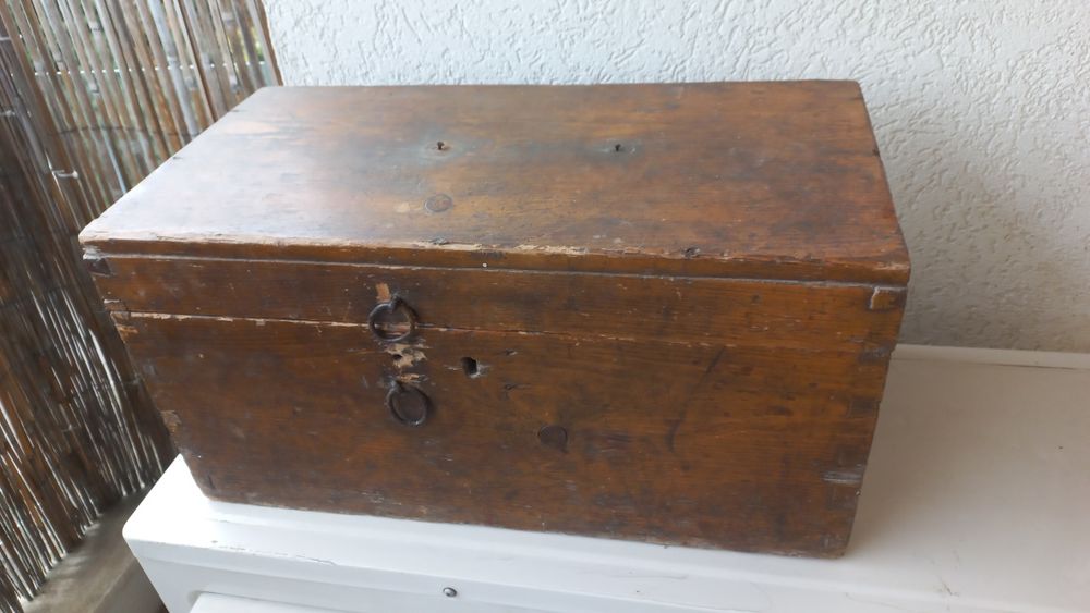 Cufar vechi lada de lemn