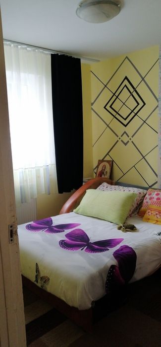 Vand apartament 3 camere semidecomandat