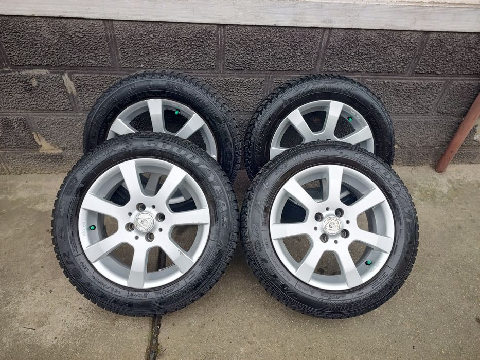 Vând Set Jante Aliaj 4x100+Cauciucuri 185/65/15 M+S Sandero Logan