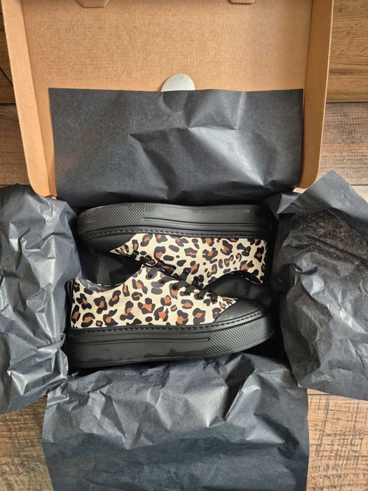 Продавам   кецове