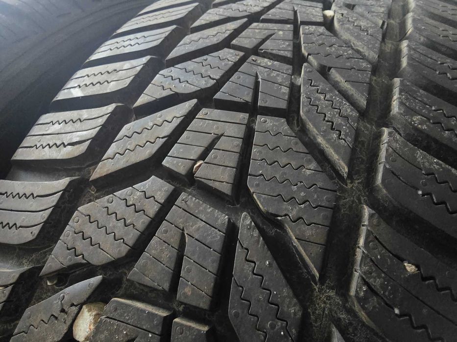 Set iarna 2024 Hankook 215/55R18