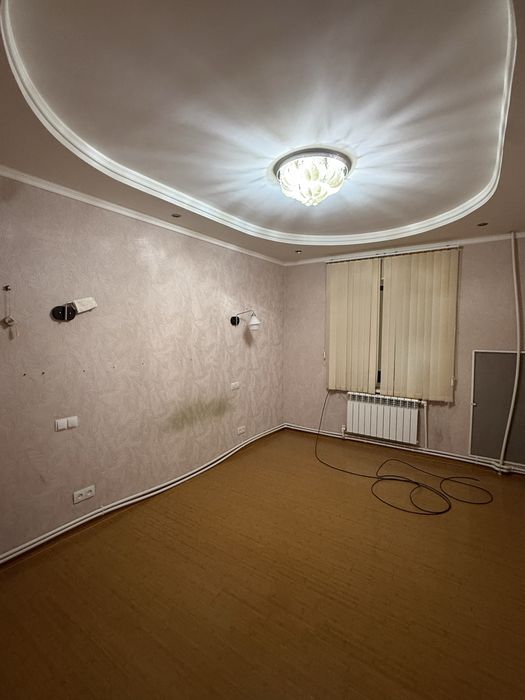 Продается 3х квартира в центре Чирчика не дорого 77кв метров