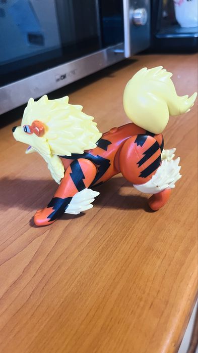 Pokemon Arcanine Deluxe Action
