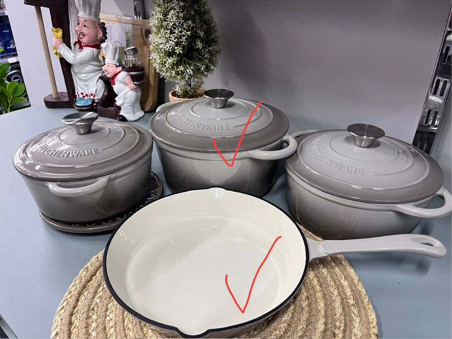 Чугунный казан и сковородка