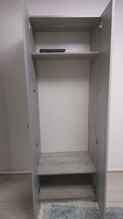 Продается двух дверный шкаф