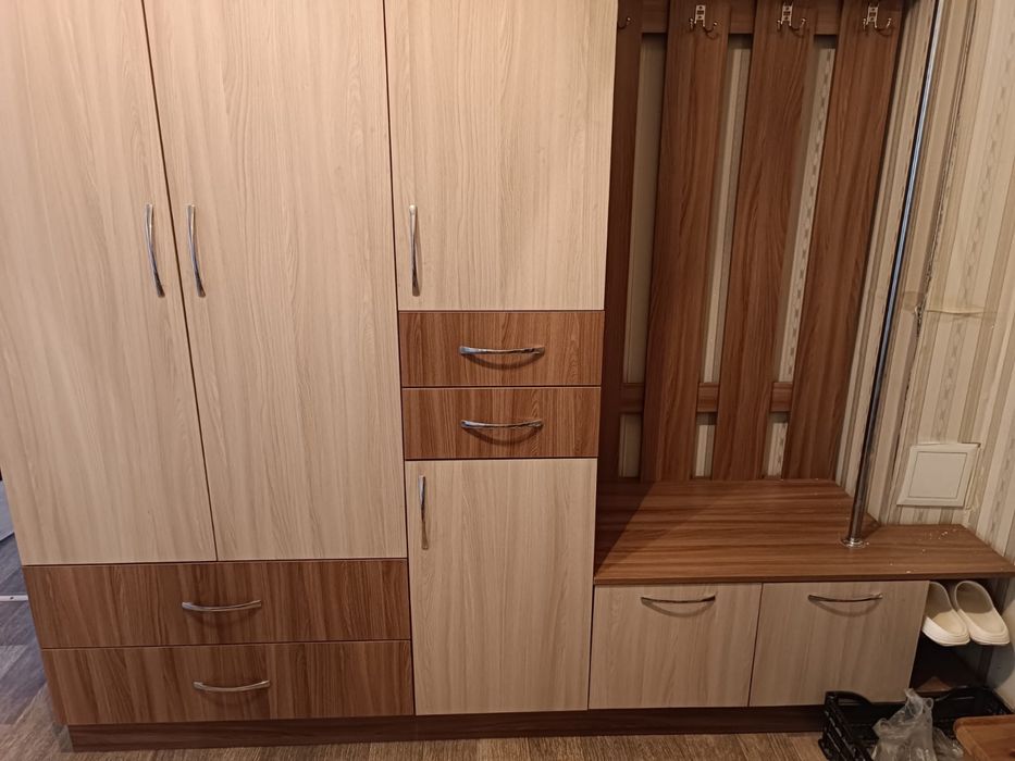 Продам прихожую