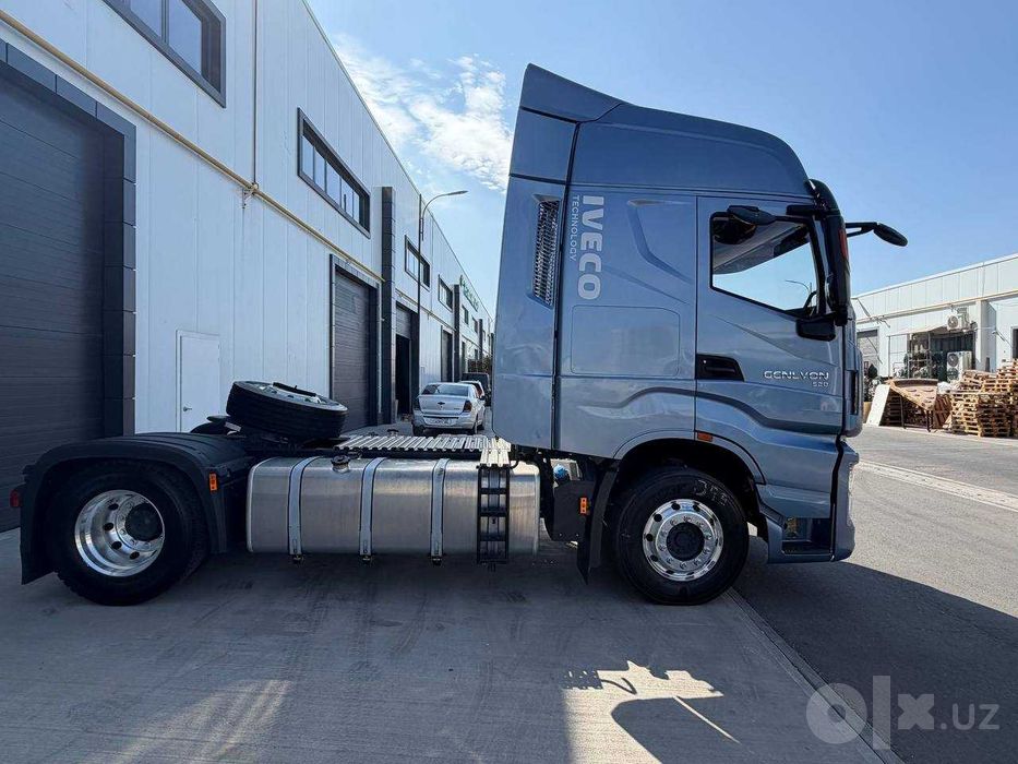 Седельный тягач HONGYAN GENLYON 4×2