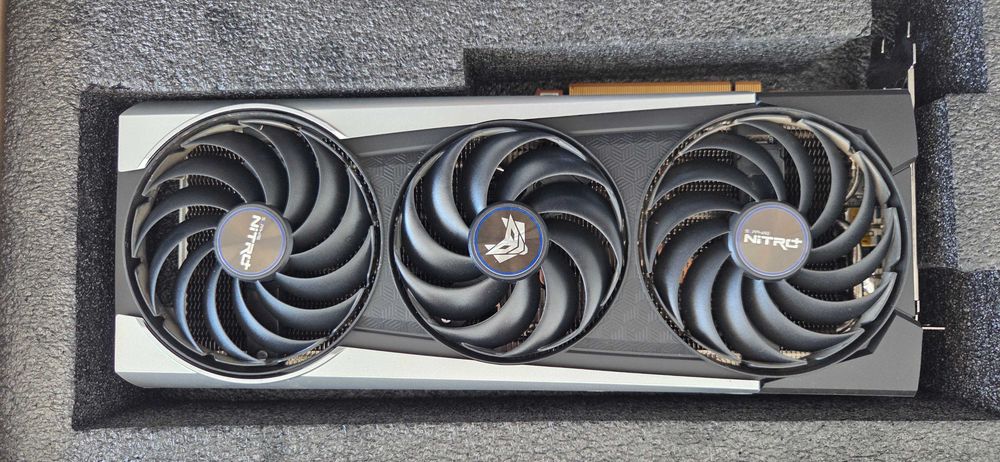 Видеокарти RX6700XT