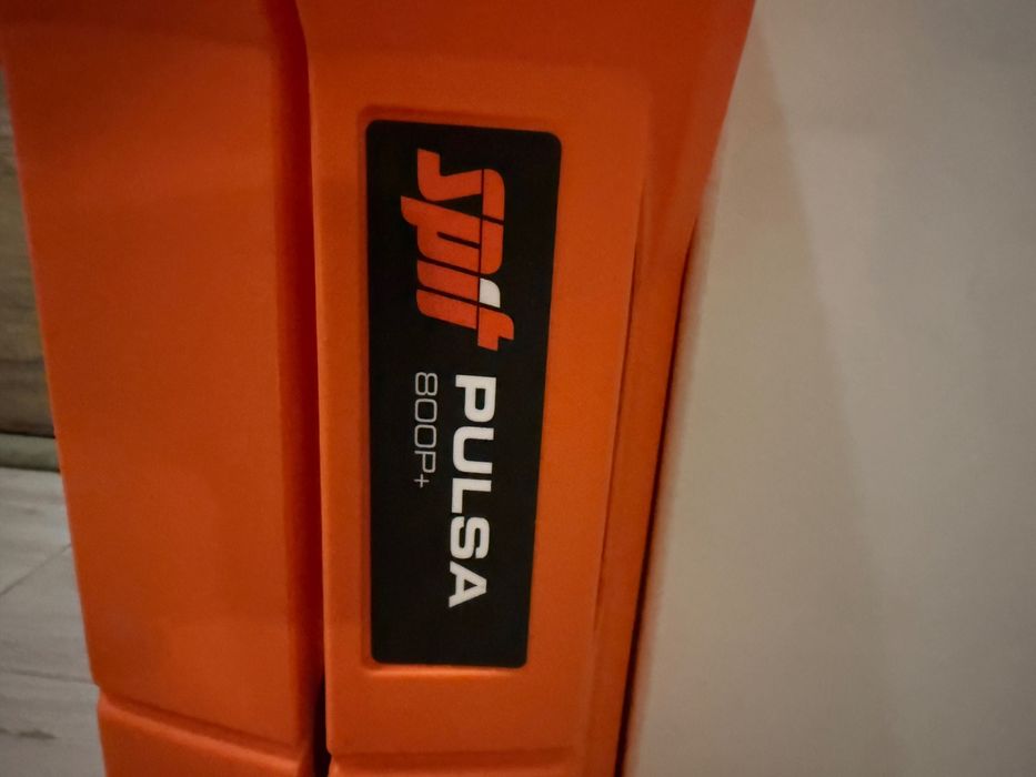 Spit Pulsa 800P+ набива пирони в бетон и метал отличен