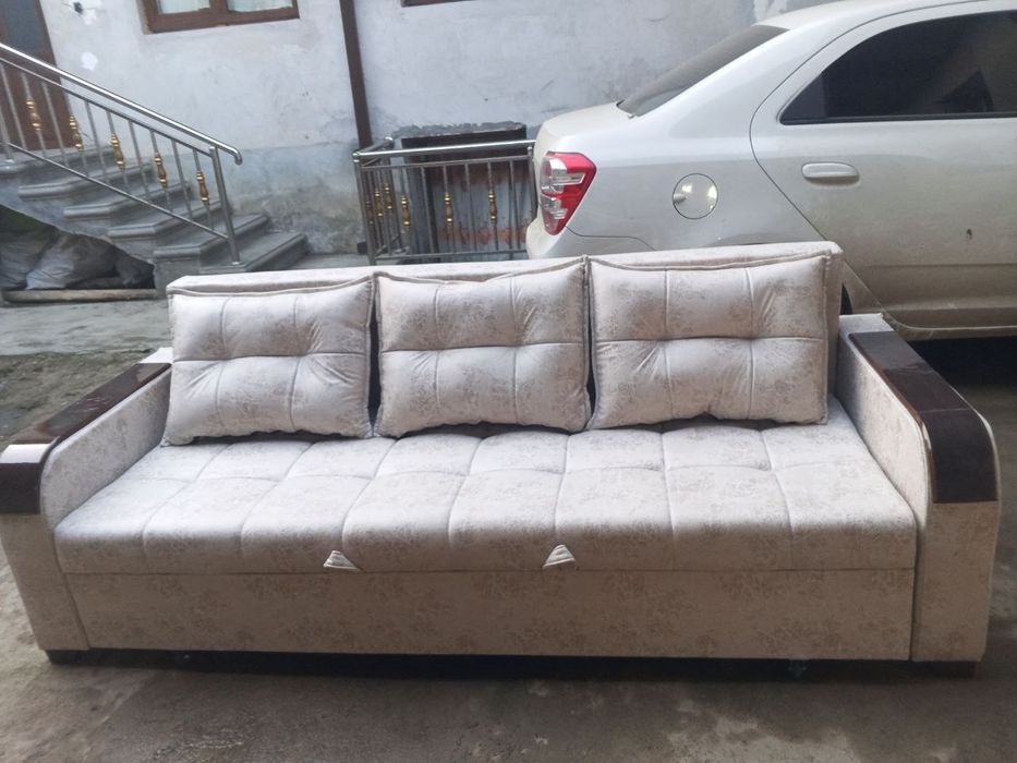 Rasqladnoy divan