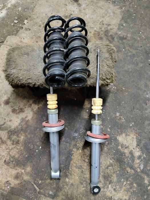 Стойки-амортизаторы  ss20