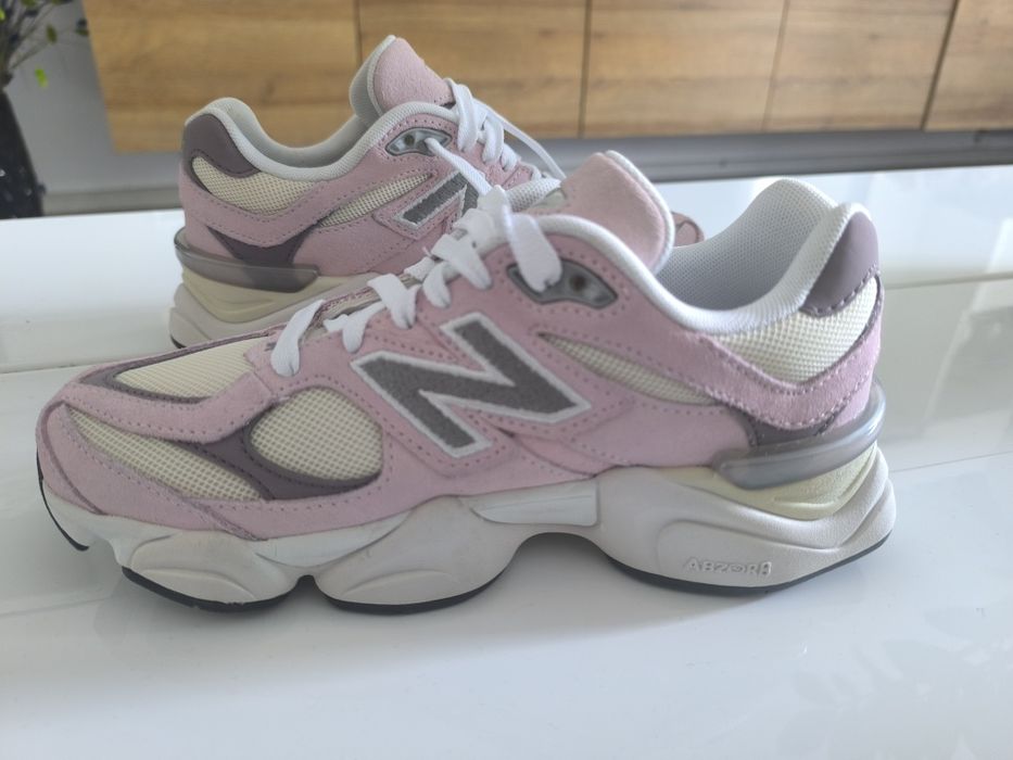 Adidași New Balance,. Model 9060 Abzorb, Pink.