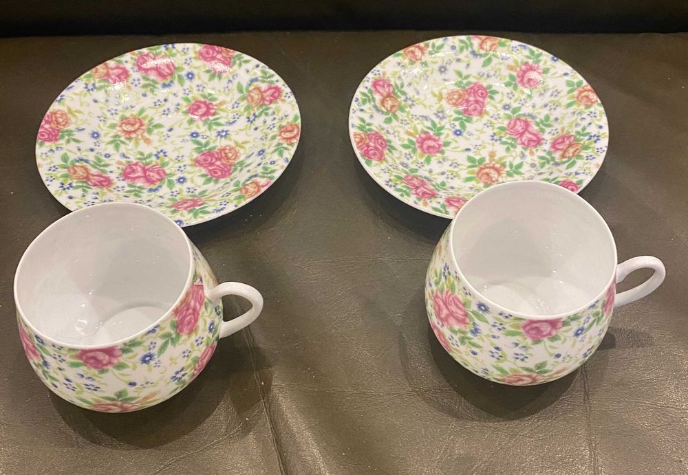 Чешки сервиз за кафе за 2 човека. Фин ”костен” порцелан.